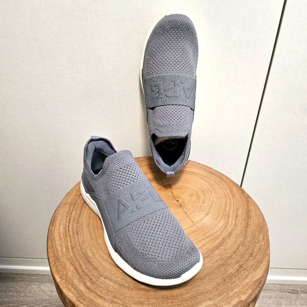 ❤️ APL sz7.5 Techloom Bliss W Light Gray Knit Sneakers